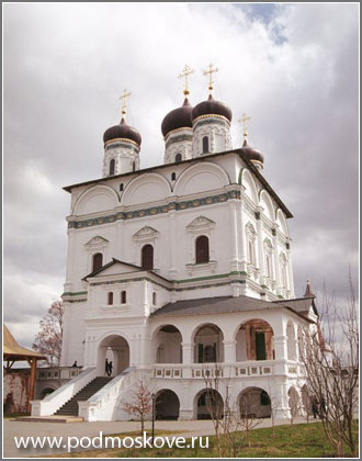 Успенский собор в монастыре